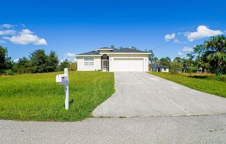 Beautiful single family home 3-bedroom, 2-bathroom house in Lehigh Acres