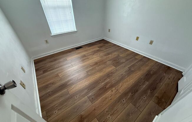 4 beds, 2.5 baths, $2,100, Unit Whole