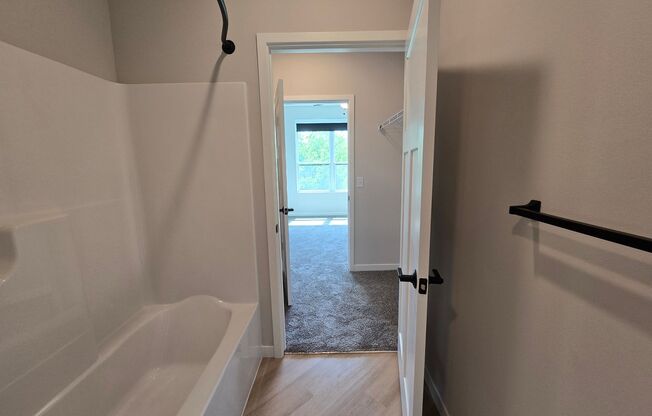 2 beds, 2 baths, 1,140 sqft, $2,110, Unit 8421-238