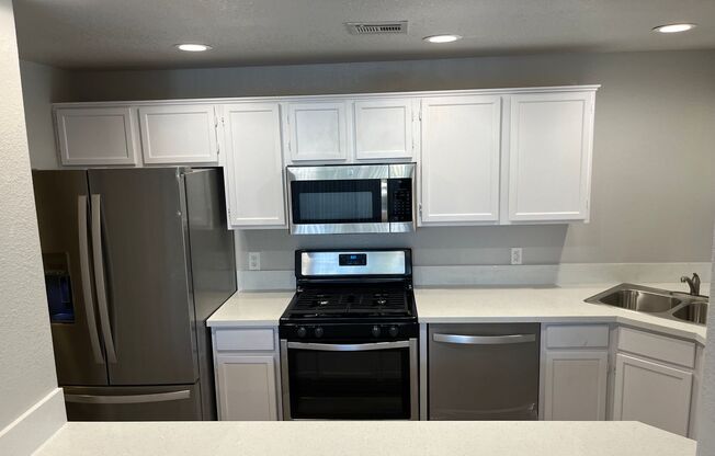 2 beds, 2 baths, $1,600, Unit # 1067