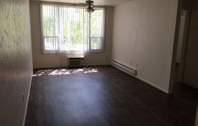 2 beds, 1 bath, 700 sqft, $1,375, Unit 01A