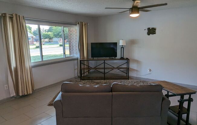 3 beds, 2 baths, $1,675