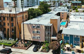 Hollywood & Highland Walkable Apartment Community