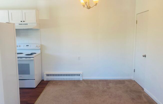 1 bed, 1 bath, $1,595, Unit Unit 5