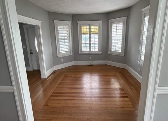 2 beds, 1 bath, 1,050 sqft, $2,900, Unit 1