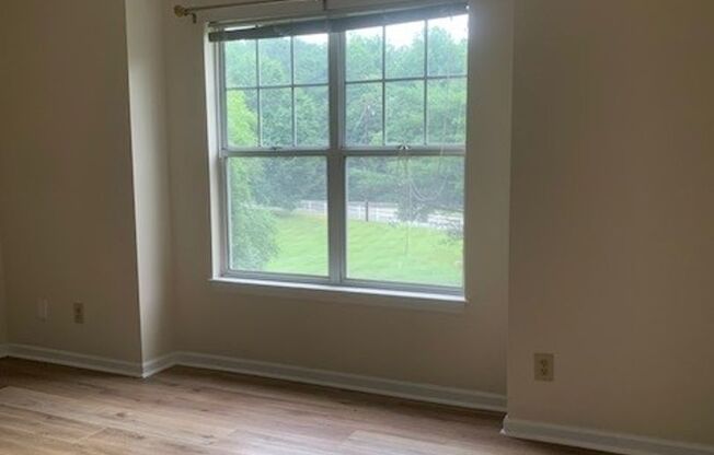 1 bedroom, 1 bath unit Available NOW
