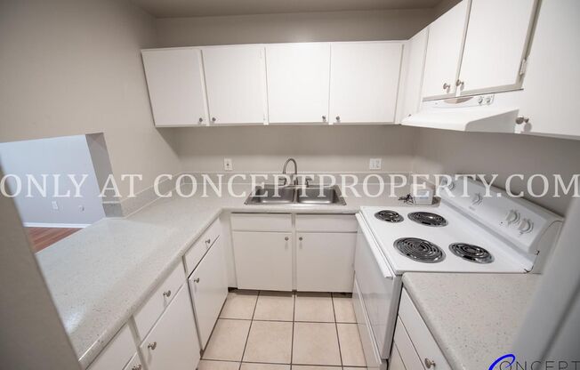 2 beds, 1 bath, 790 sqft, $1,099, Unit A7