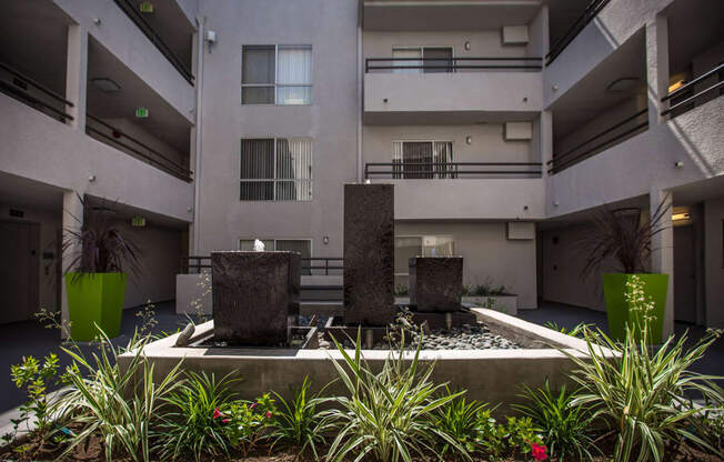 Courtyard View at Toluca Lofts, Toluca Lake