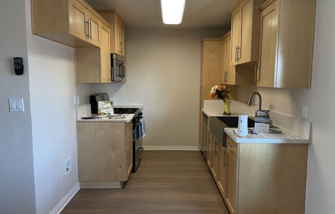 1 bed, 1 bath, 685 sqft, $2,195, Unit 0050