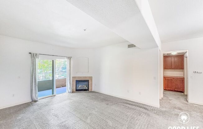 Cozy 2BD/2BA Condo in Grantville with Fireplace, Balcony & W/D