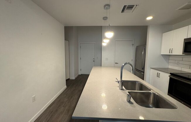 LUXURY CONDO IN DOWNTOWN PHOENIX