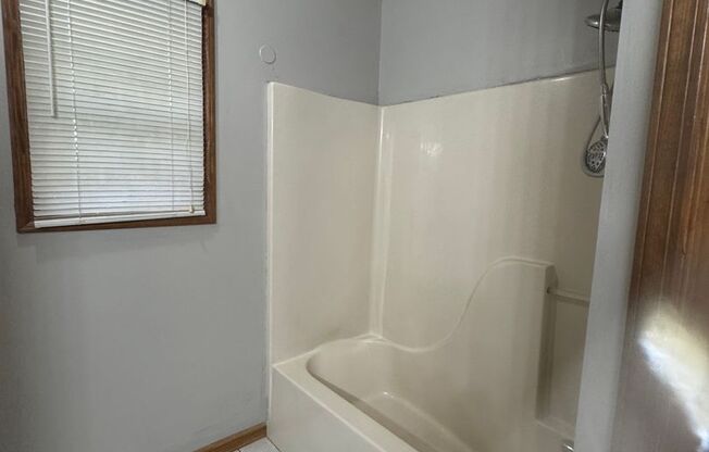 3 beds, 2 baths, $1,200