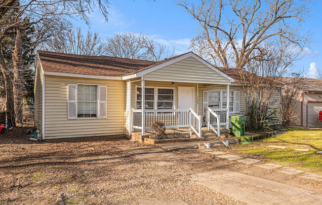 Beautifully crafted 3 bed 1 bath home in Fort Worth, Tx!