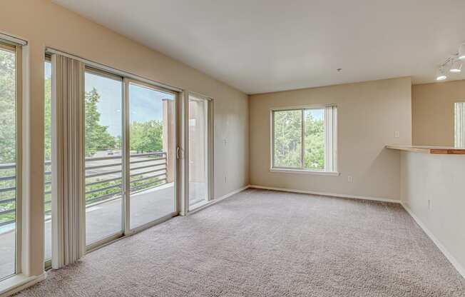 dining space at River Walk Apartments, Boise