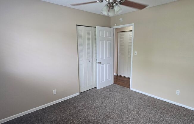 2 beds, 1 bath, 900 sqft, $895, Unit 11