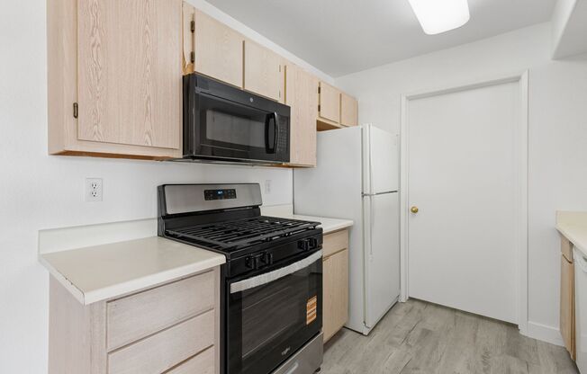 2 beds, 2 baths, $1,400, Unit # 2152