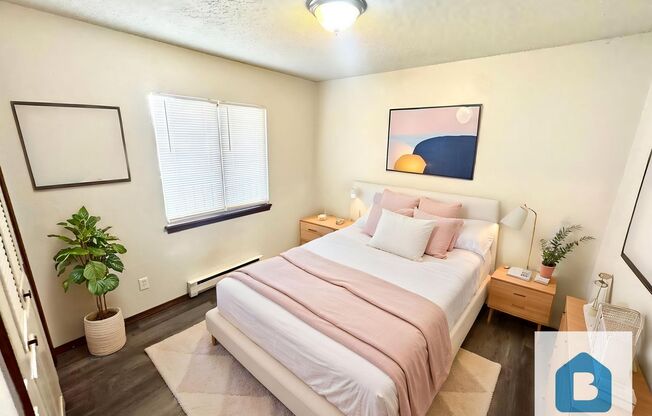 2 beds, 1 bath, 564 sqft, $900, Unit Unit M