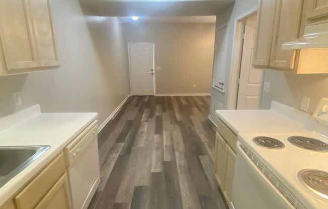 1 bed, 1 bath, 660 sqft, $600, Unit Unit # 67