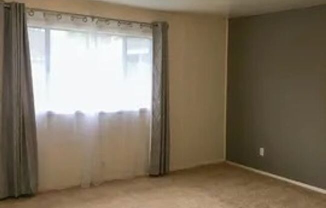 2 beds, 1 bath, 700 sqft, $2,095, Unit A