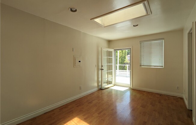 712 VERNON AVE