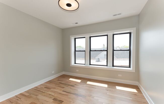 2 beds, 1 bath, 922 sqft, $2,795, Unit 2535-3