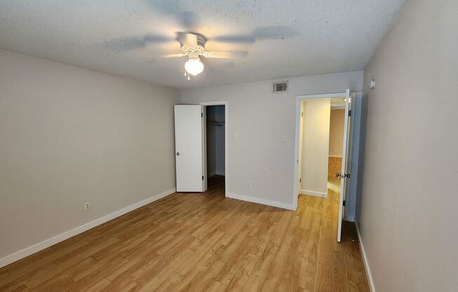 2 beds, 1 bath, 900 sqft, $1,299, Unit ELP2202-135