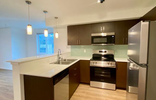 2 beds, 2 baths, 900 sqft, $2,995, Unit 2403-A