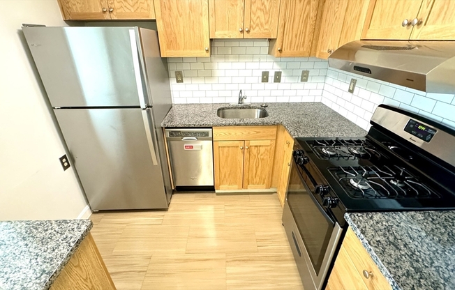 1 bed, 1 bath, 650 sqft, $2,805, Unit 72