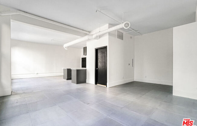 1 bed, 1 bath, 730 sqft, $2,200, Unit 215
