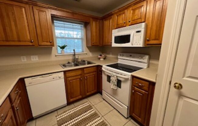 2 beds, 2 baths, $1,500, Unit E1