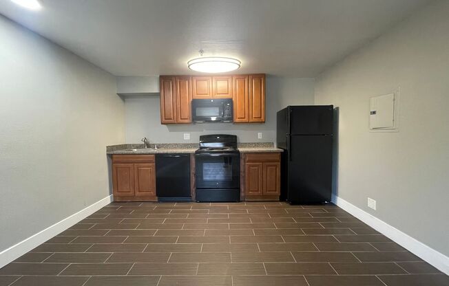 1 bed, 1 bath, 600 sqft, $1,100, Unit Azul Apartments- #257