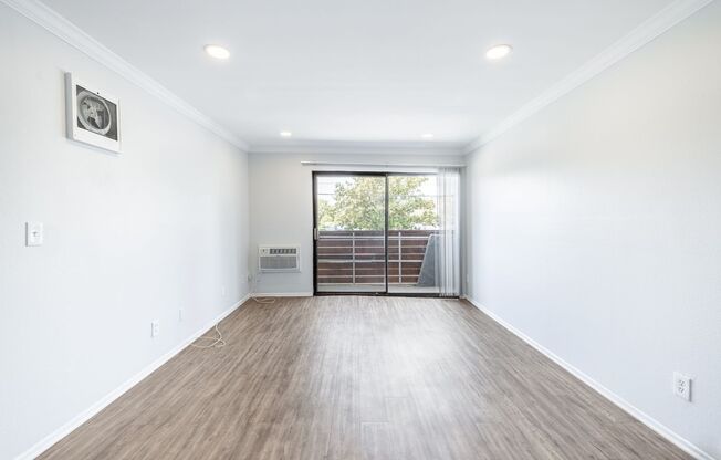 1 bed, 1 bath, 695 sqft, $1,848, Unit 220