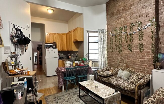 349 W 45th St 2A