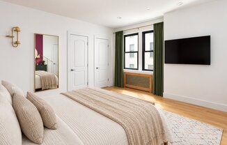 209 W 104 ST
