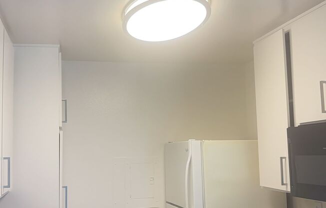 1 bed, 1 bath, 700 sqft, $2,075, Unit 131