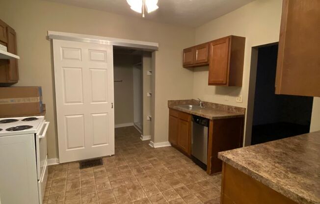 MOVE IN NOW! Updated home-Minutes To Anywhere In Lincoln!