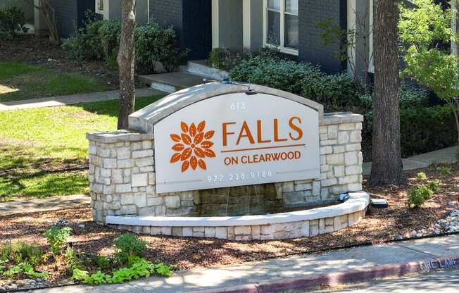 Welcome to Falls on Clearwood - Richardson, TX Apartments