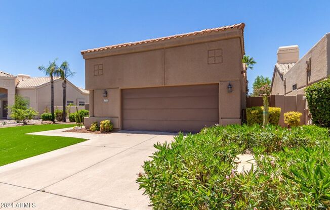 BEAUTIFUL 3 bedroom, 2 bath, 2241 SF rental opportunity in Scottsdale!