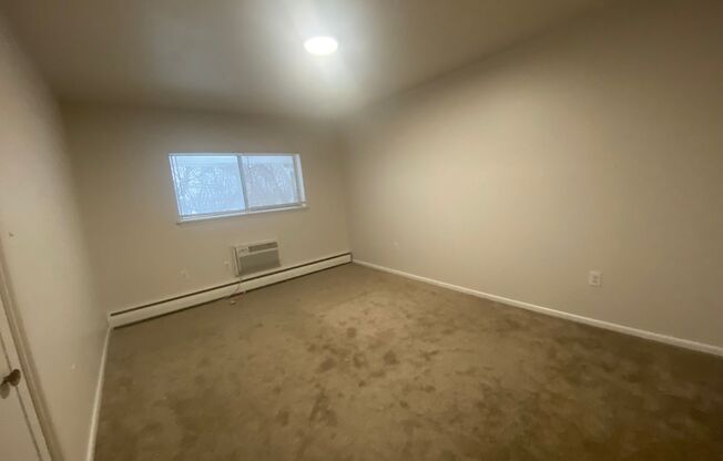 3 beds, 2 baths, 1,324 sqft, $1,450, Unit P02