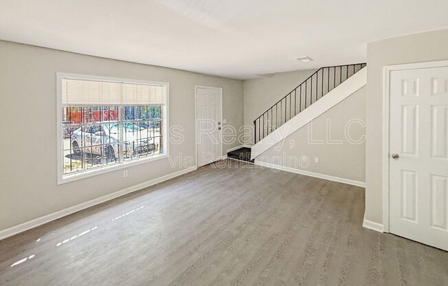1857 WHITEHALL FRST CT SE