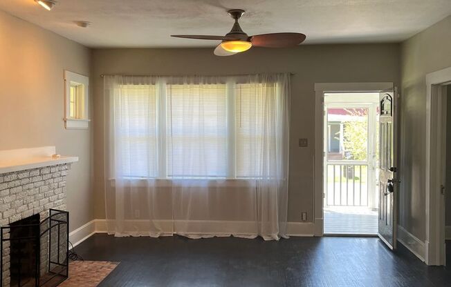 Beautiful renovated Bungalow near downtown Springfield!!