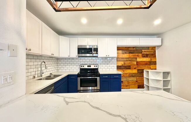 Beautifully Remodeled 2Bd/1BaCondo With Covered Parking!