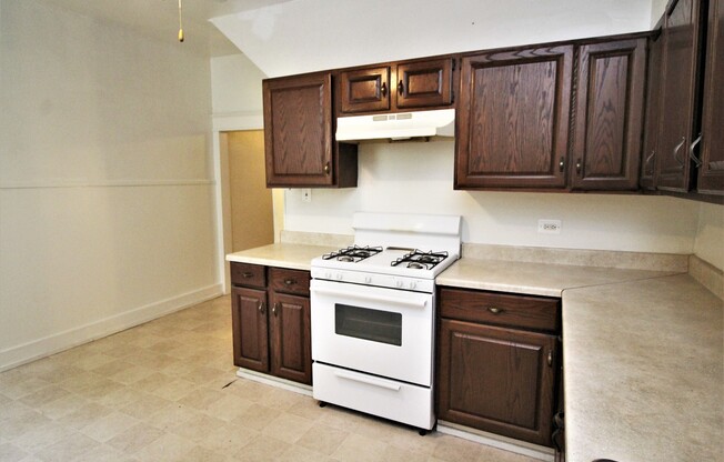 3 beds, 1 bath, $1,860