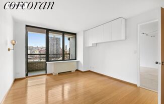 1 bed, 1 bath, $5,500, Unit 14C