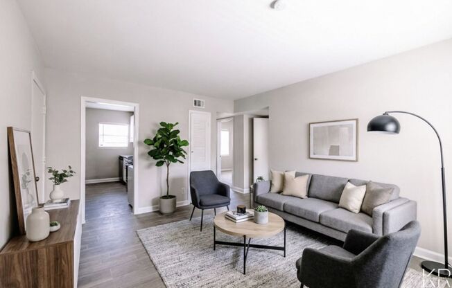 2 beds, 1 bath, 850 sqft, $1,150, Unit 26-A4