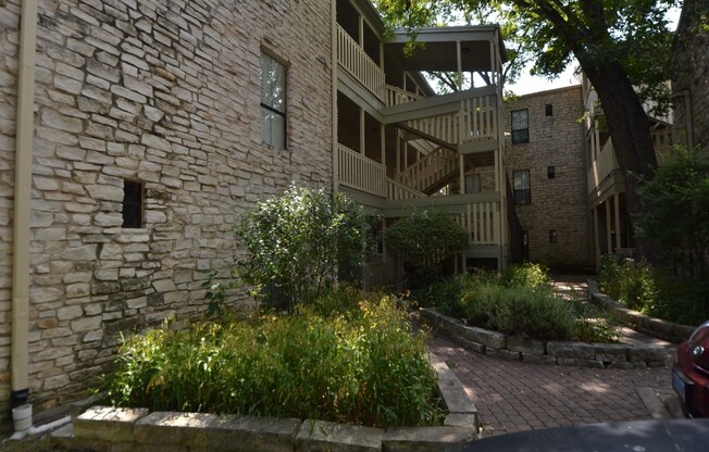 4401 Speedway- Free Cable and Internet-Available for August!