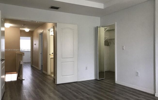 3 beds, 2 baths, $3,000, Unit # UNIT 13