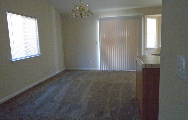 NEAR SEVEN OAKS! SPECIAL $2897.50 MOVES YOU IN!!!!!!