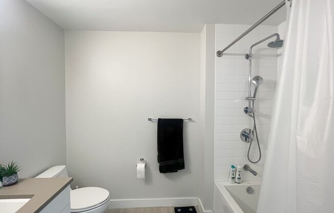 2 beds, 2 baths, 951 sqft, $4,000, Unit 309