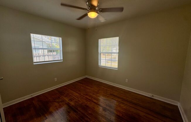 2 beds, 1 bath, $1,995